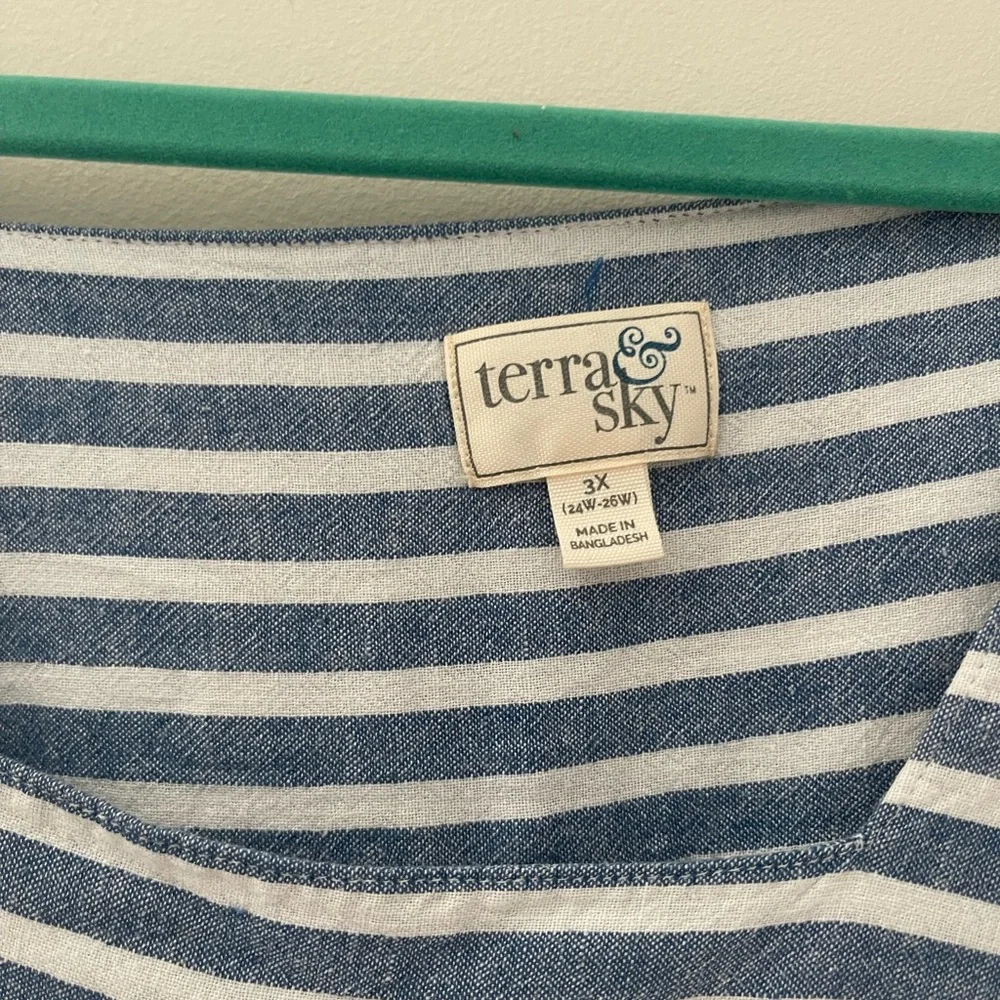 Terra & Sky Blue and White Boxy Short Sleeve Blouse - Picture 4 of 10